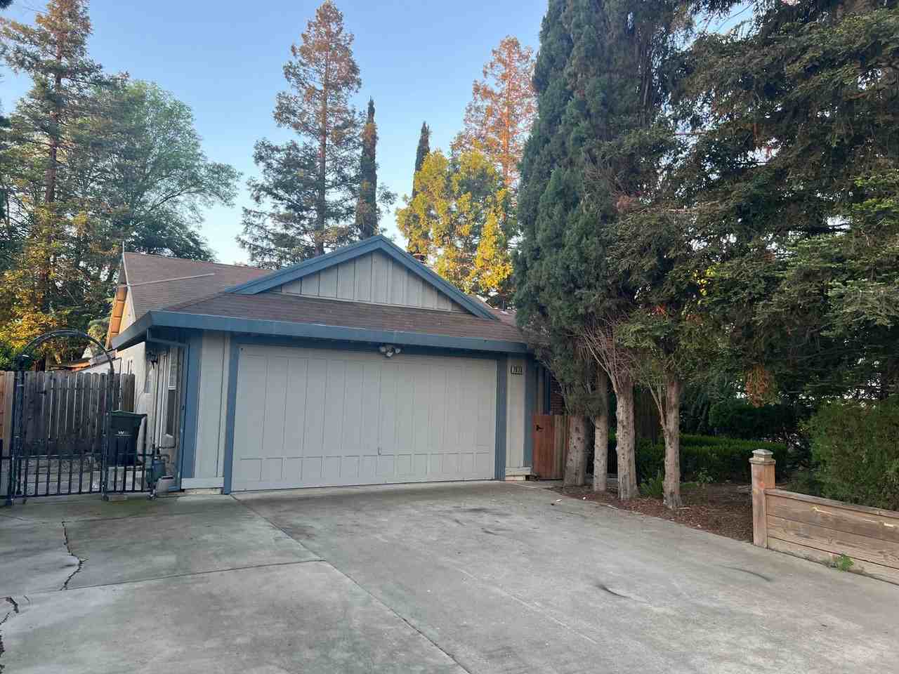 2870 Higgins Rd - Photo 2 of 15