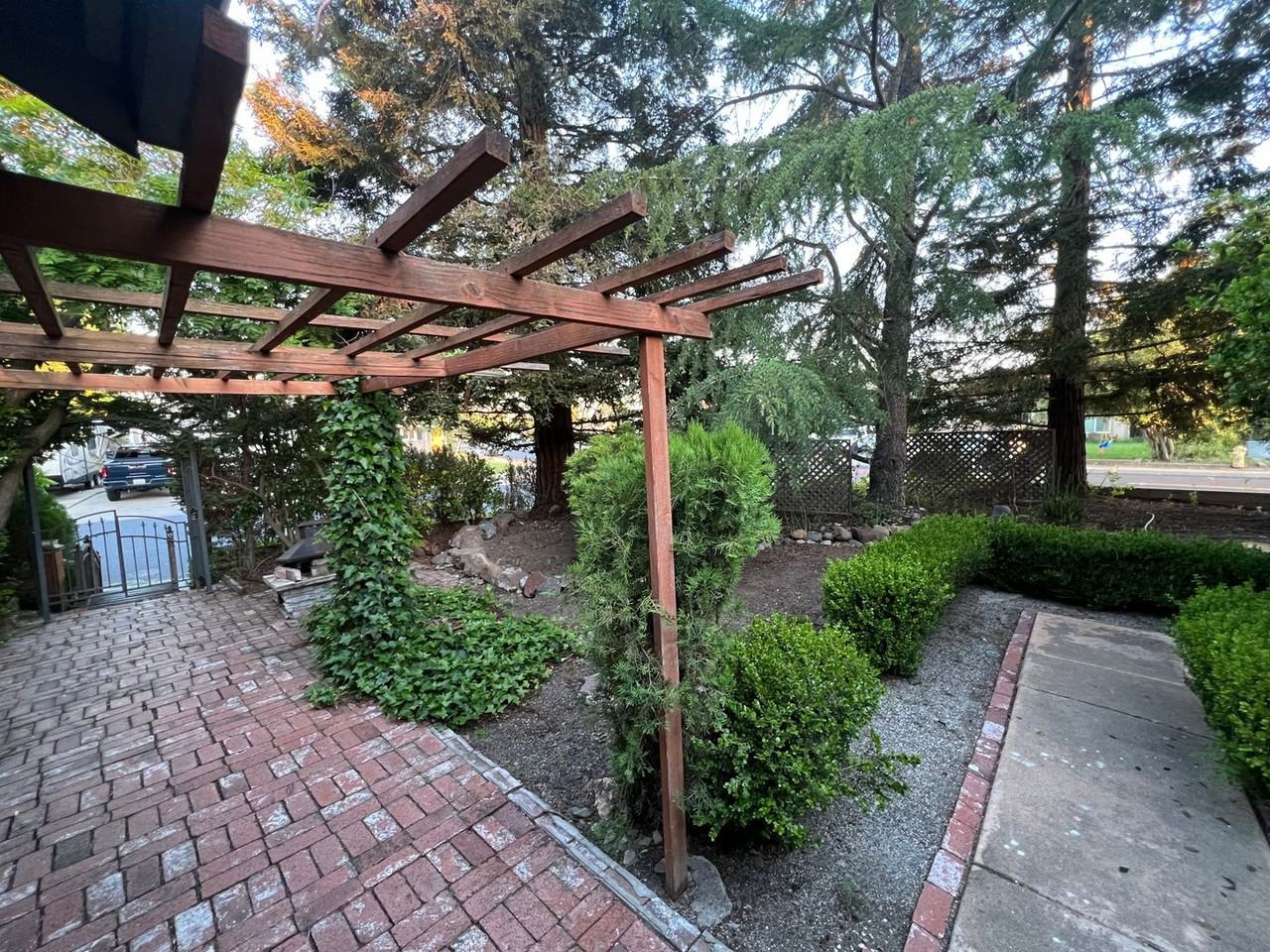 2870 Higgins Rd - Photo 4 of 15