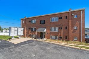 featured image of 11 W 5th St