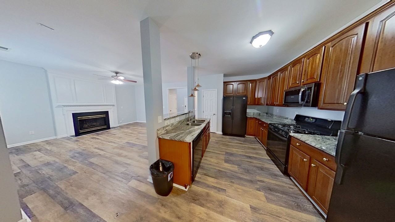 16100 Sunninghill Park Rd - Photo 2 of 19