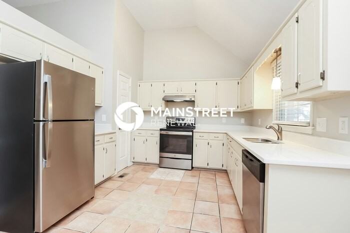 1003 Cornwall Ct - Photo 5 of 16