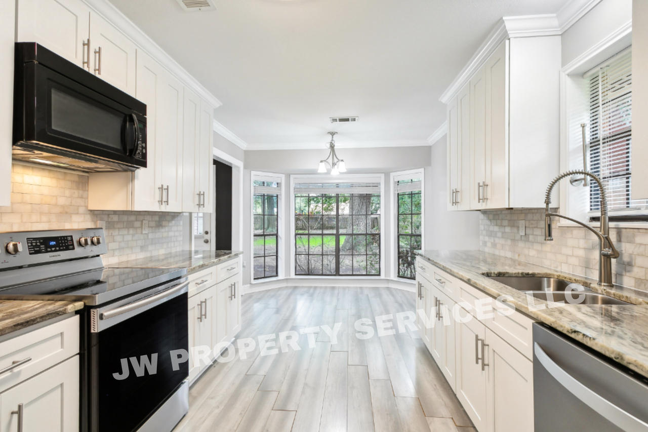 1476 Saint Christopher St - Photo 4 of 11