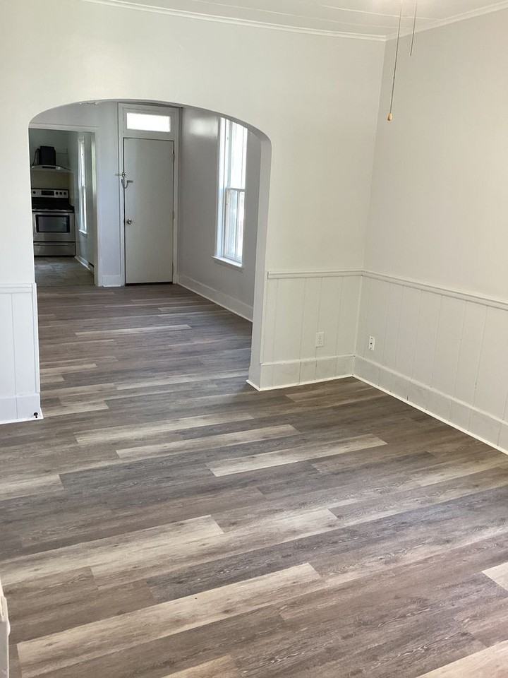 232 W 2nd St - Photo 2 of 32