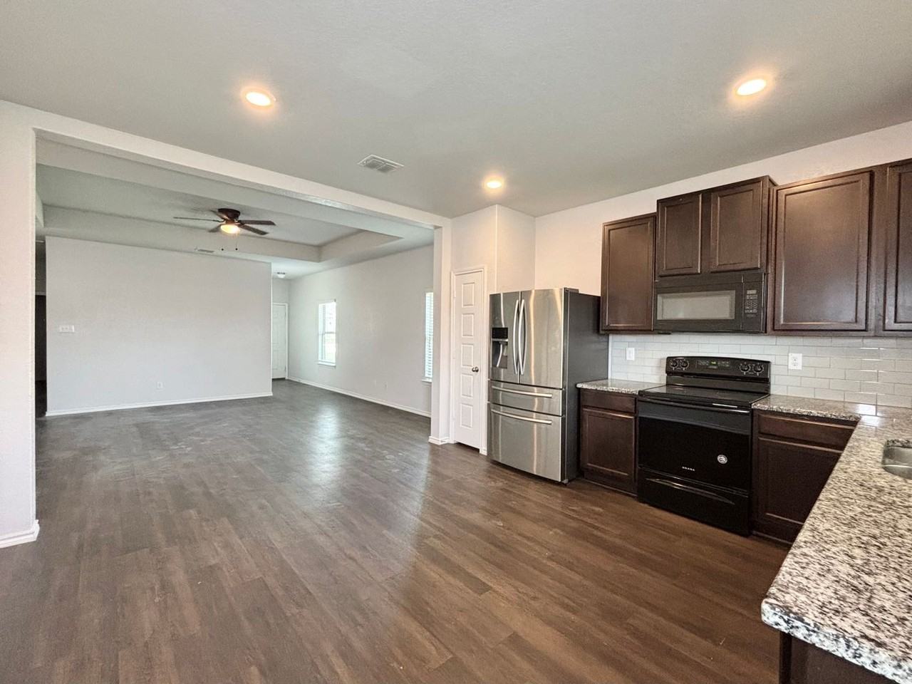 8226 Noble Crst - Photo 3 of 18
