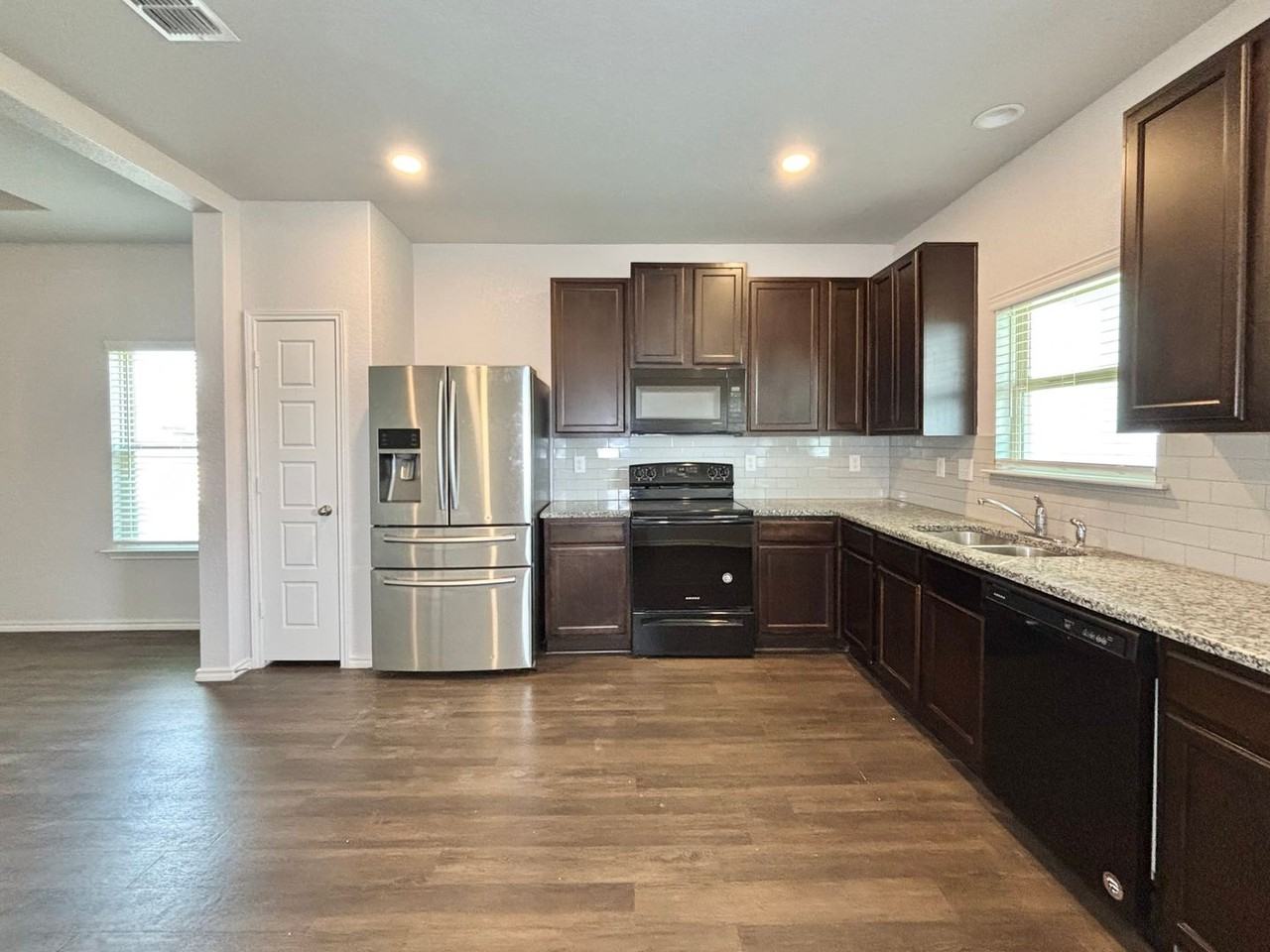 8226 Noble Crst - Photo 4 of 18