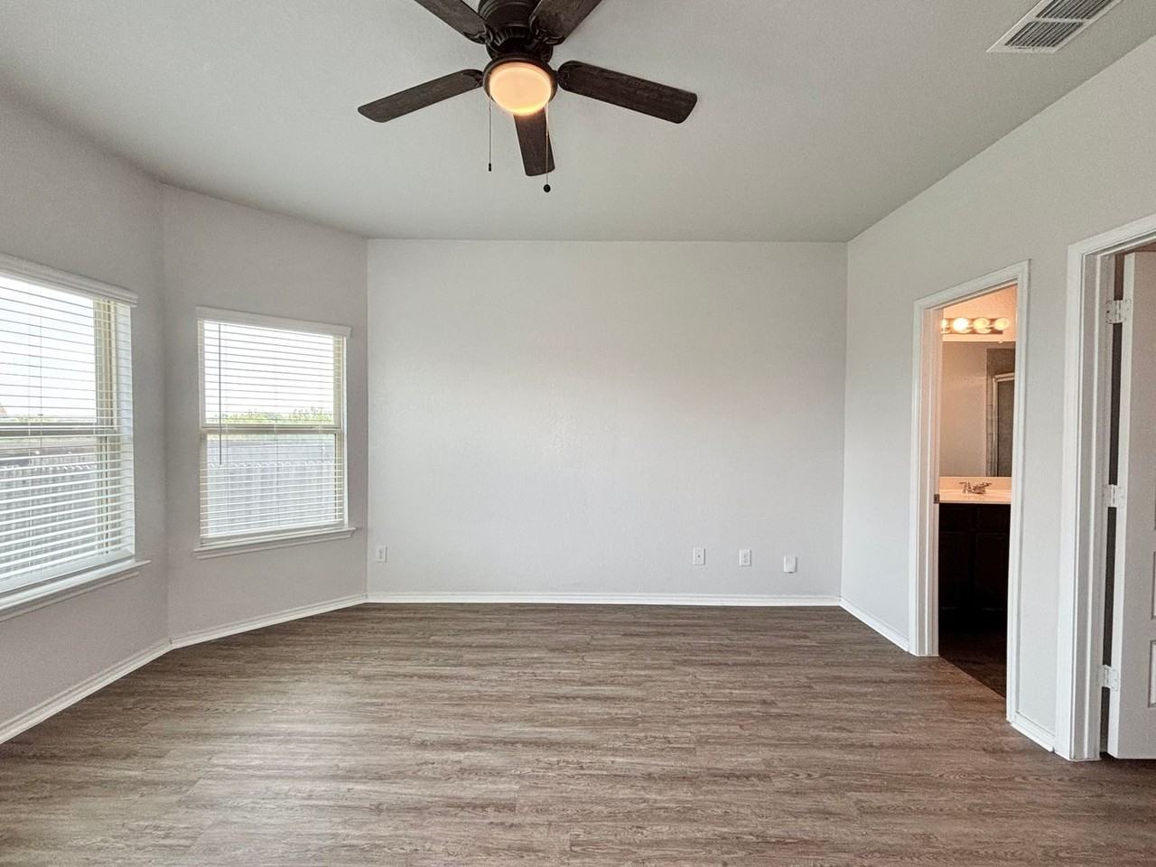 8226 Noble Crst - Photo 6 of 18