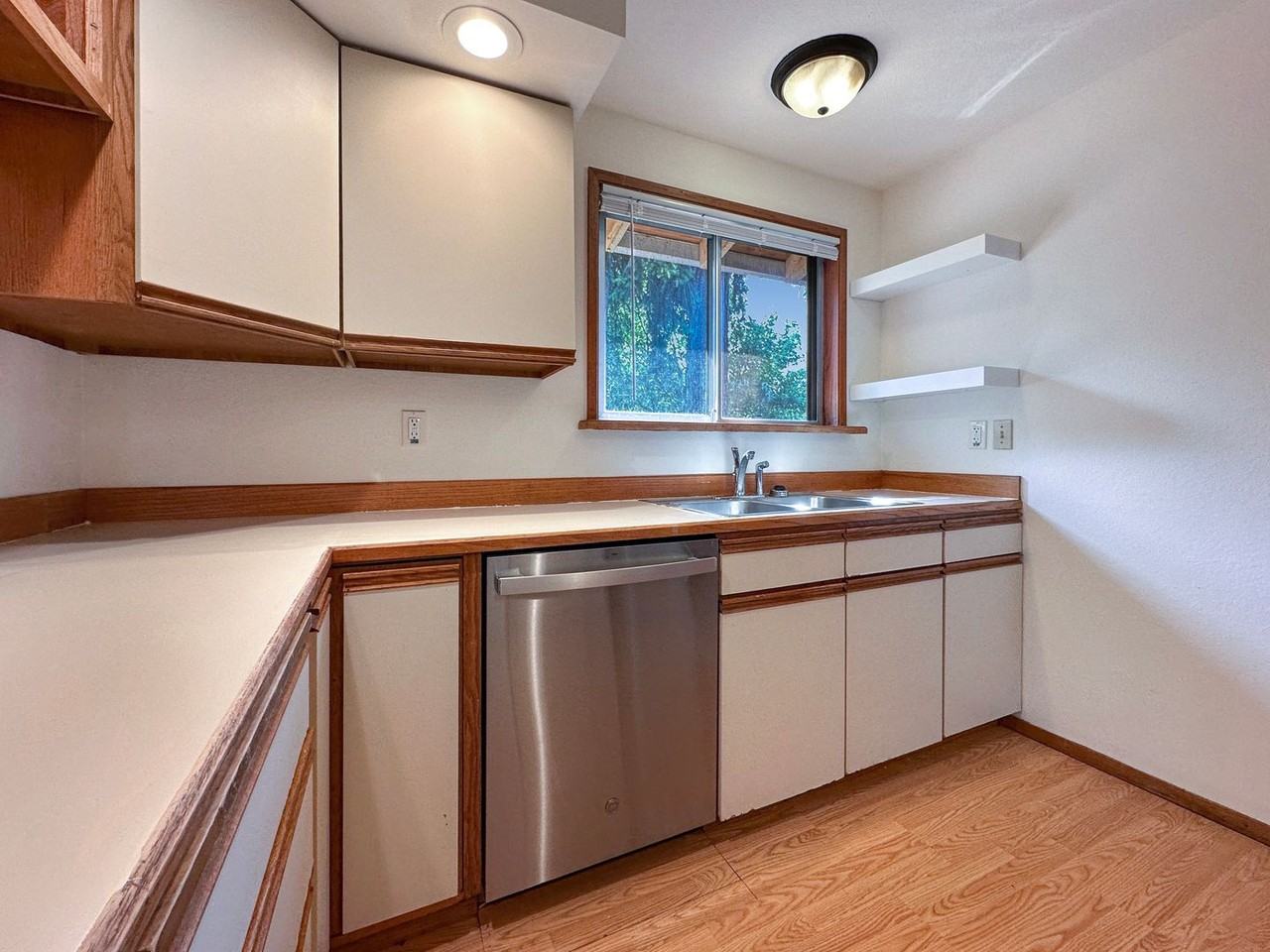 6909 133rd Ct Ne - Photo 6 of 21