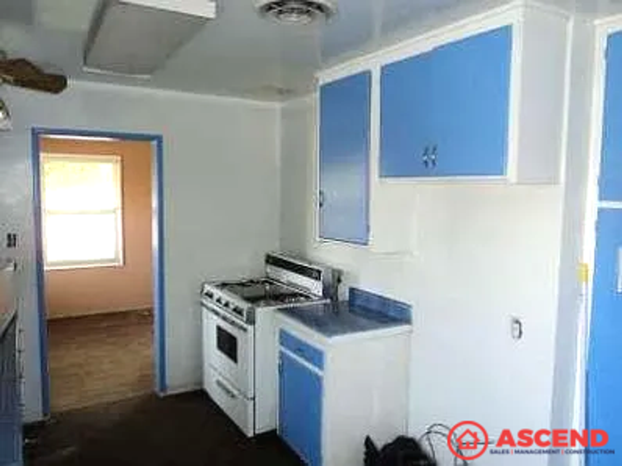117 Cypress St - Photo 4 of 5