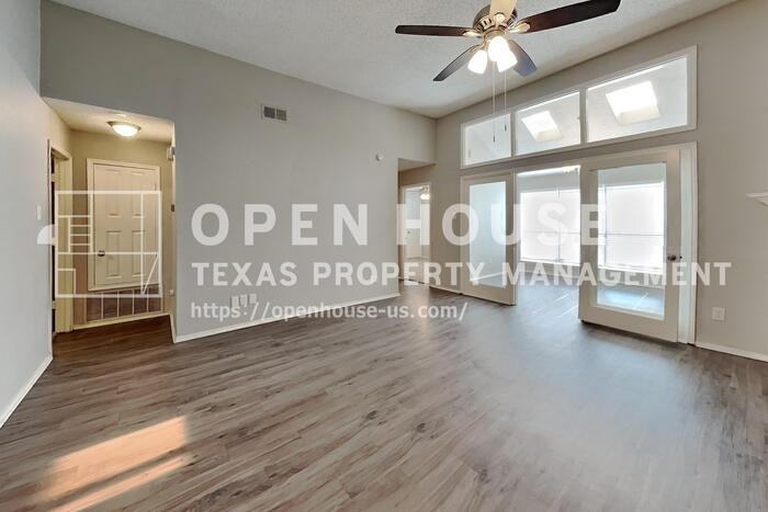 6222 Sasaki Way - Photo 4 of 20