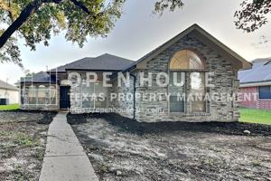 featured image of 1115 Old Knoll Dr