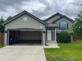 featured image of 3698 W Sharpshin Dr