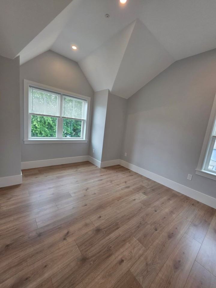 8 Holton St - Photo 5 of 27