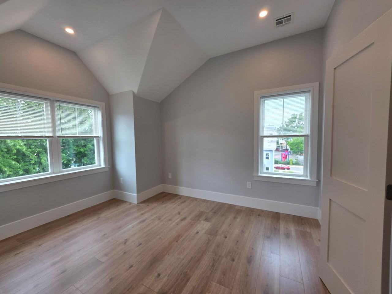 8 Holton St - Photo 6 of 27