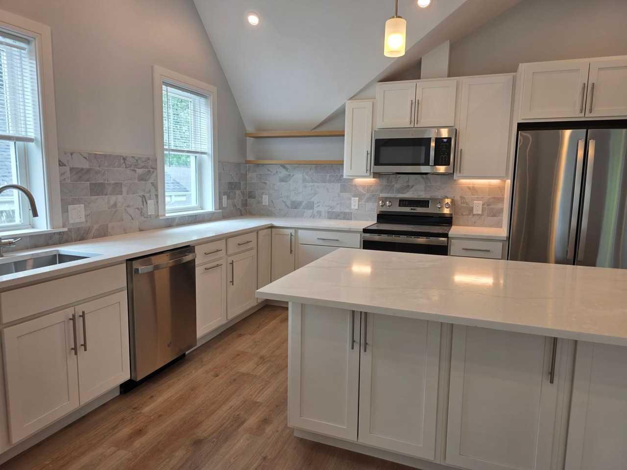 8 Holton St - Photo 5 of 27