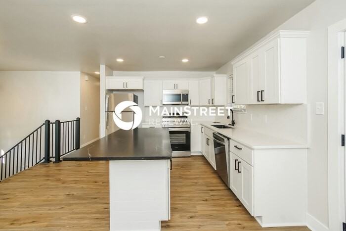 6021 John May Dr - Photo 5 of 15