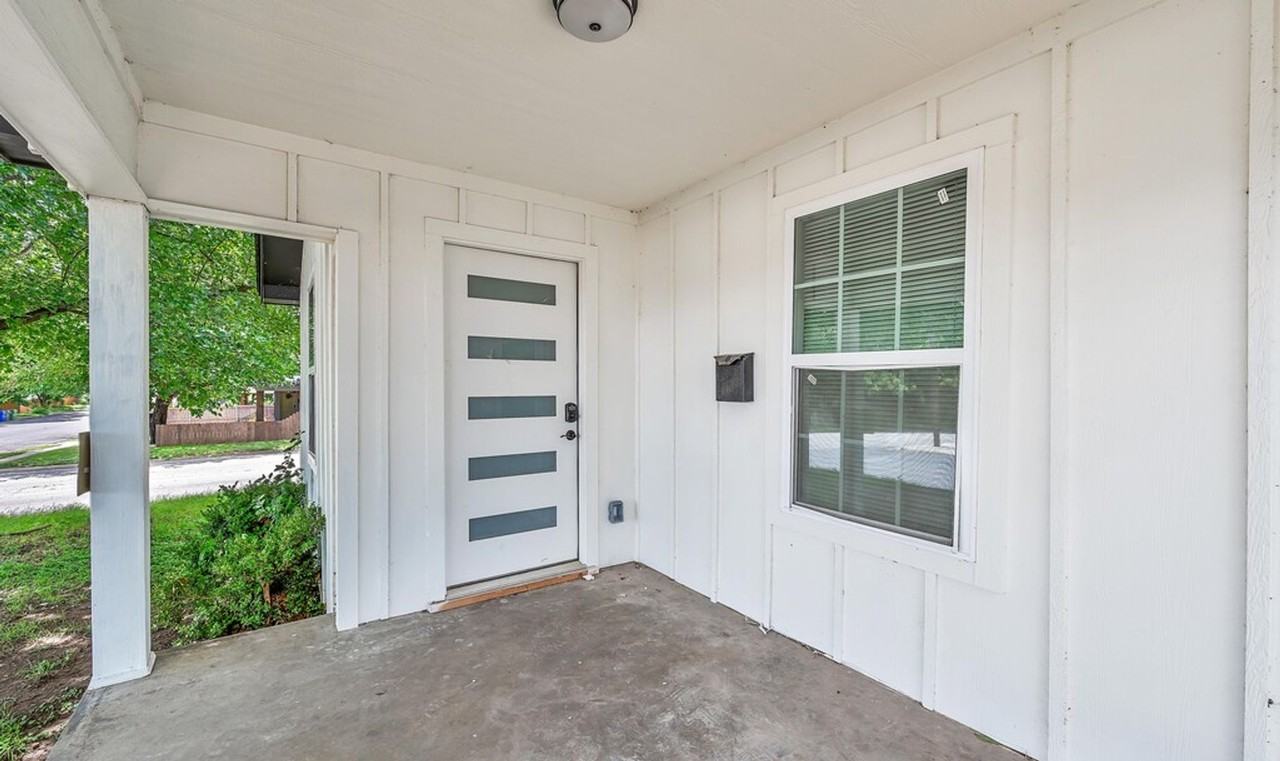 2525 Cole Ave - Photo 2 of 24