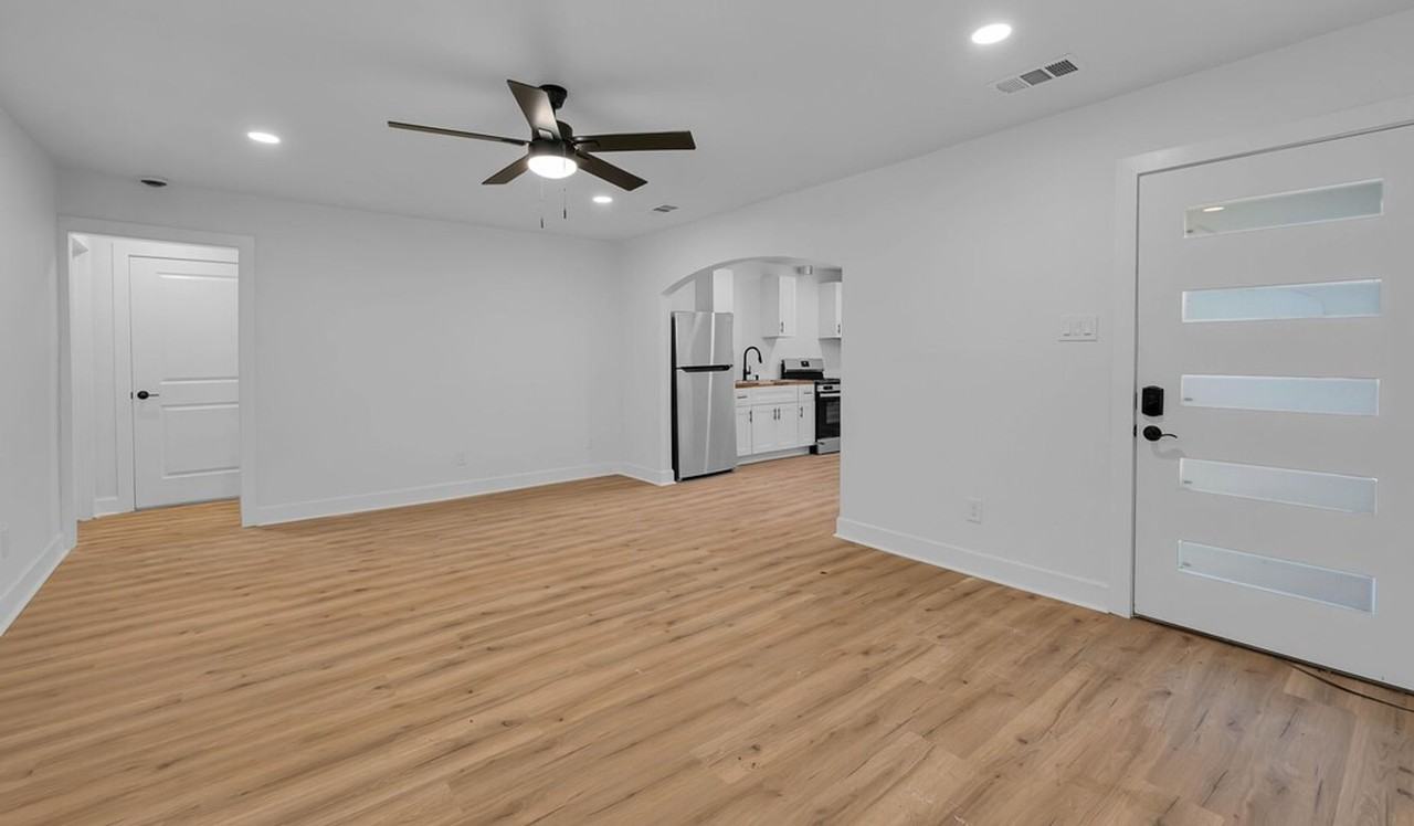 2525 Cole Ave - Photo 4 of 24