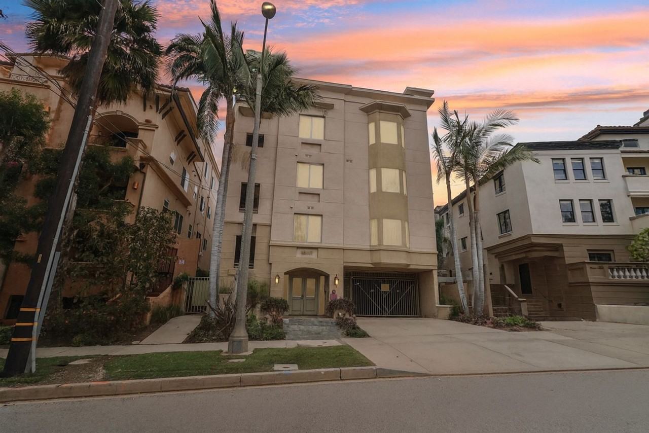 16117 Sunset Blvd - Photo 2 of 4