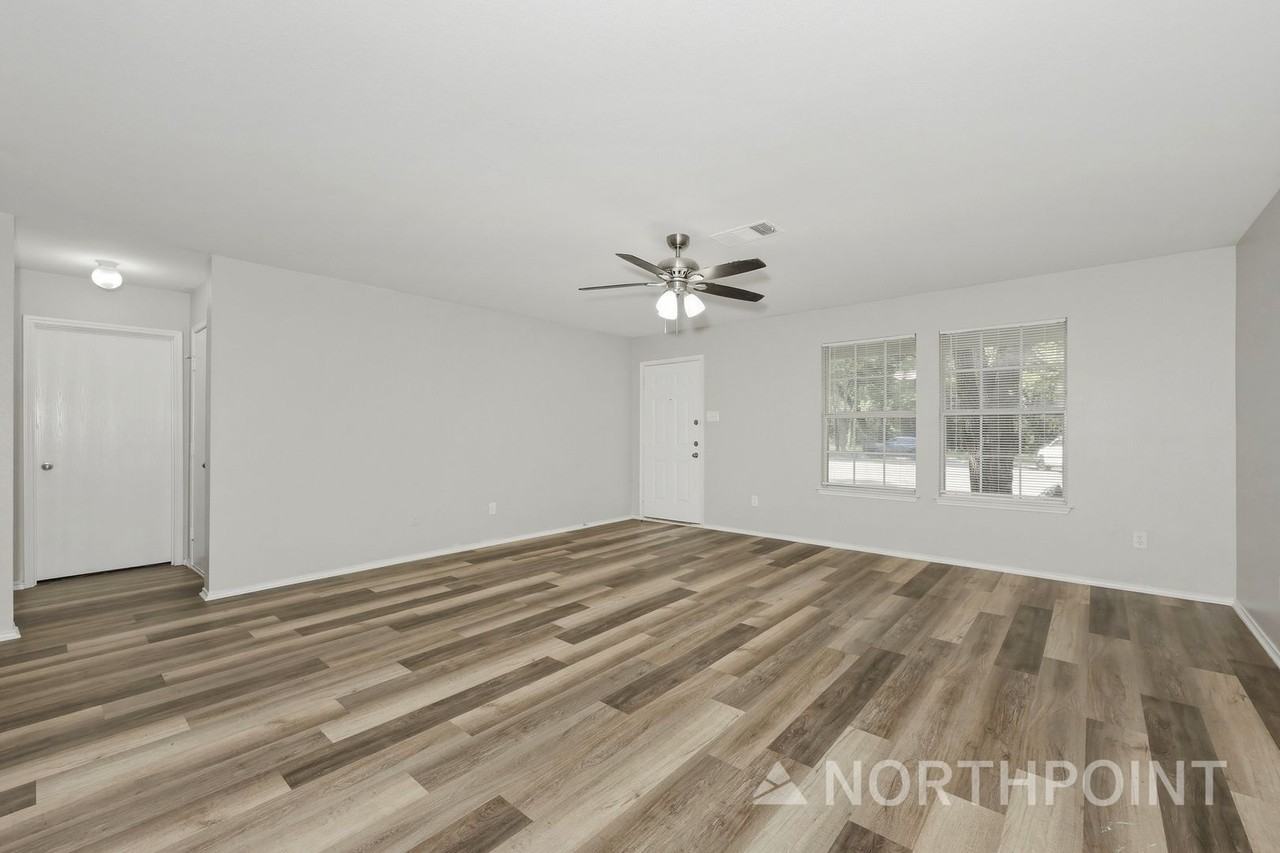 3075 Saint Nicholas Dr - Photo 2 of 16