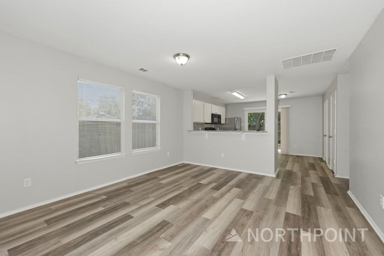 3075 Saint Nicholas Dr - Photo 3 of 16