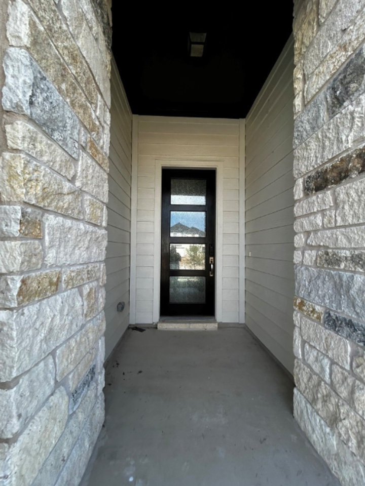 612 Echo Pass - Photo 3 of 41