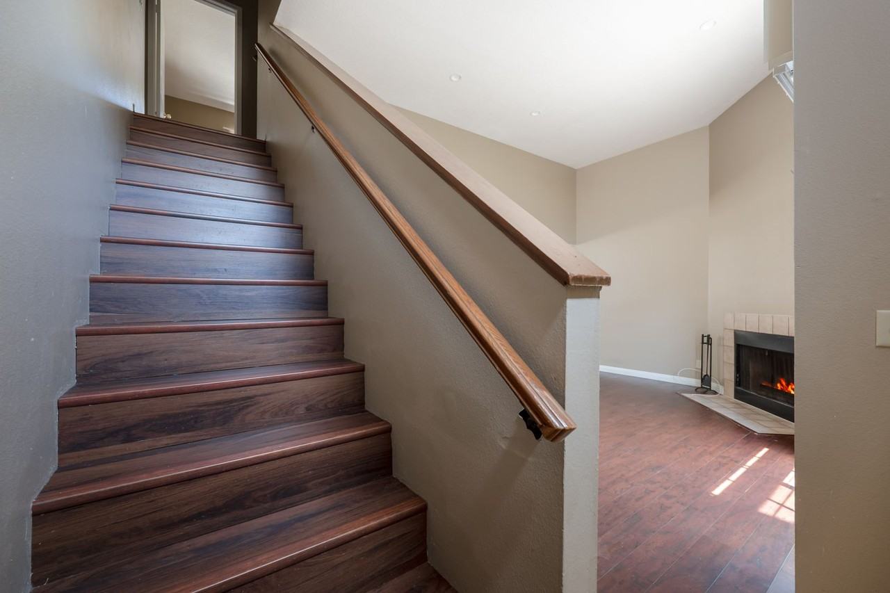 64 N Oak Ave - Photo 4 of 23
