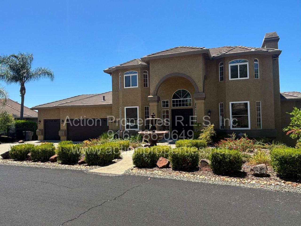 4726 Abbey Hl - Photo 2 of 50