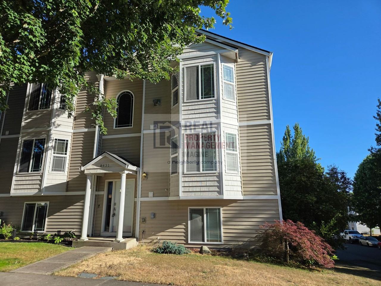 8431 13th Ave Se - Photo 4 of 37