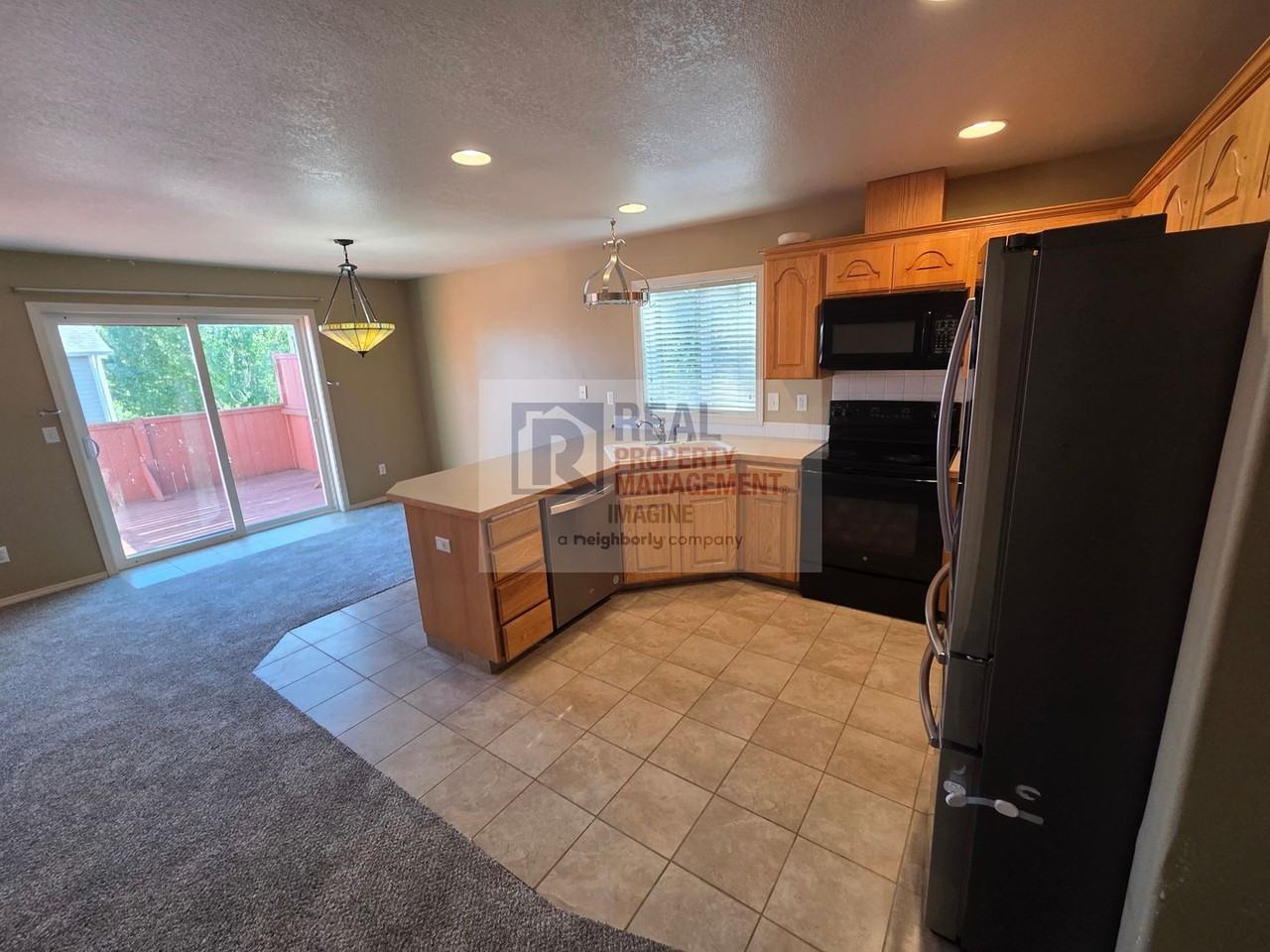 8431 13th Ave Se - Photo 6 of 37