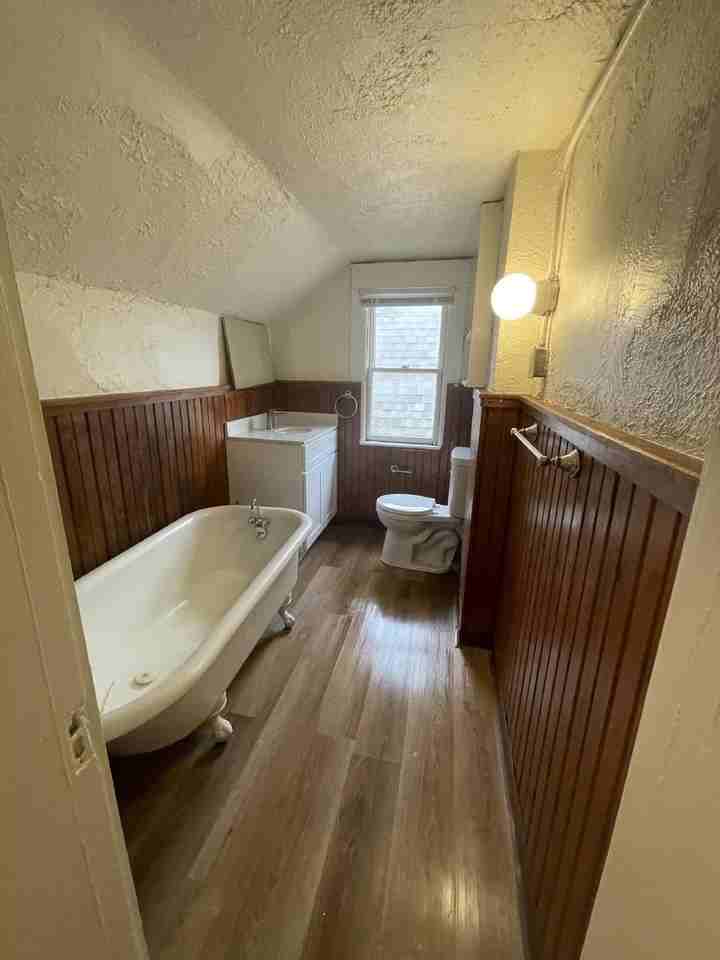 221 E 9th St - Photo 2 of 27