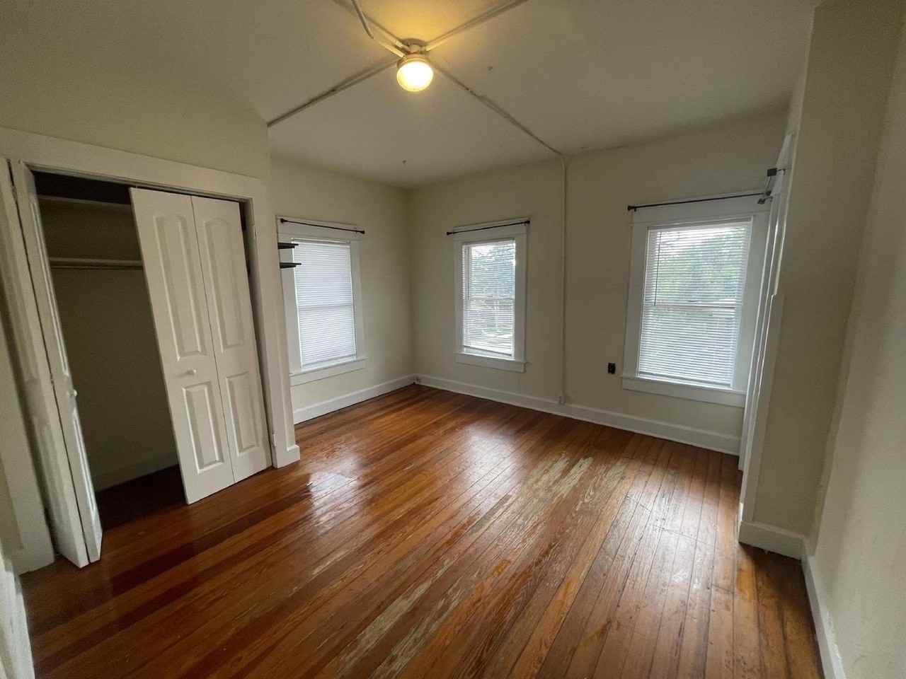 221 E 9th St - Photo 3 of 27