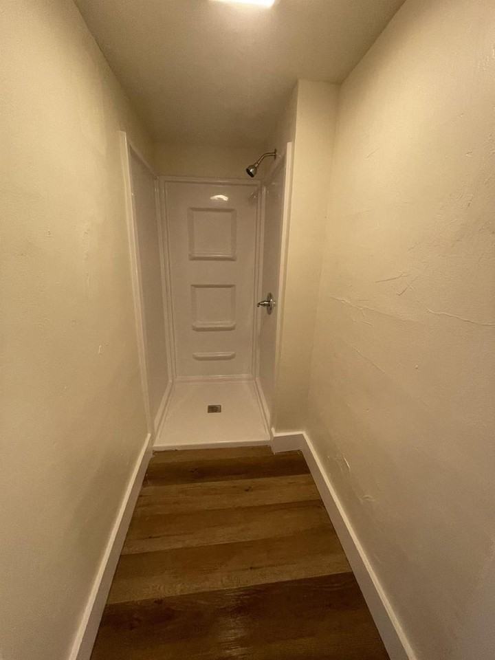 221 E 9th St - Photo 6 of 27