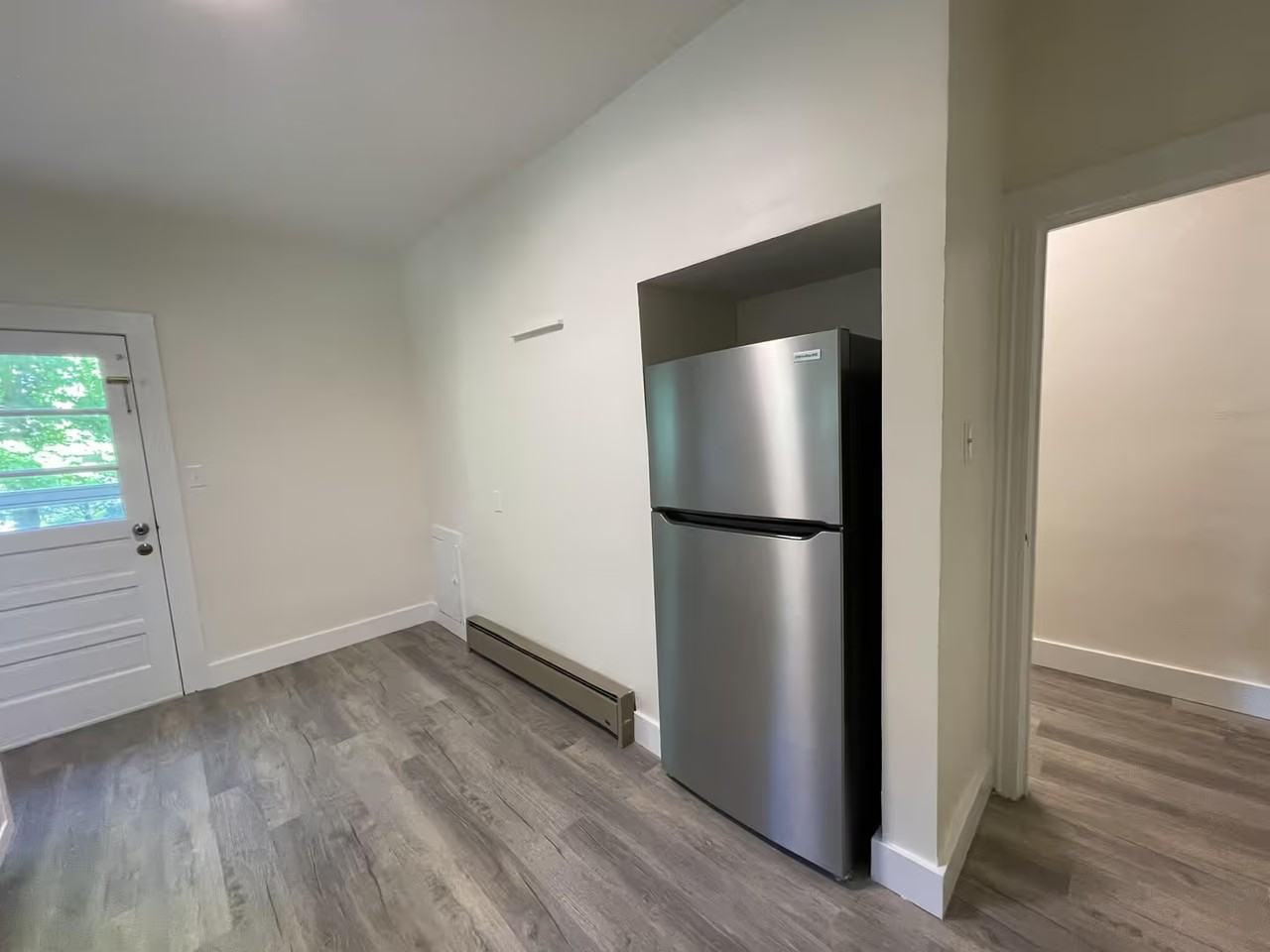 519 E 8th St - Photo 2 of 11