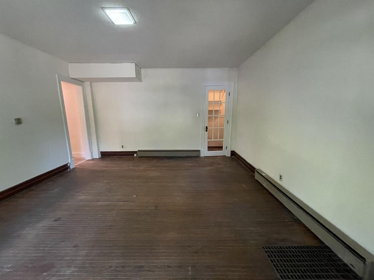 519 E 8th St - Photo 6 of 11