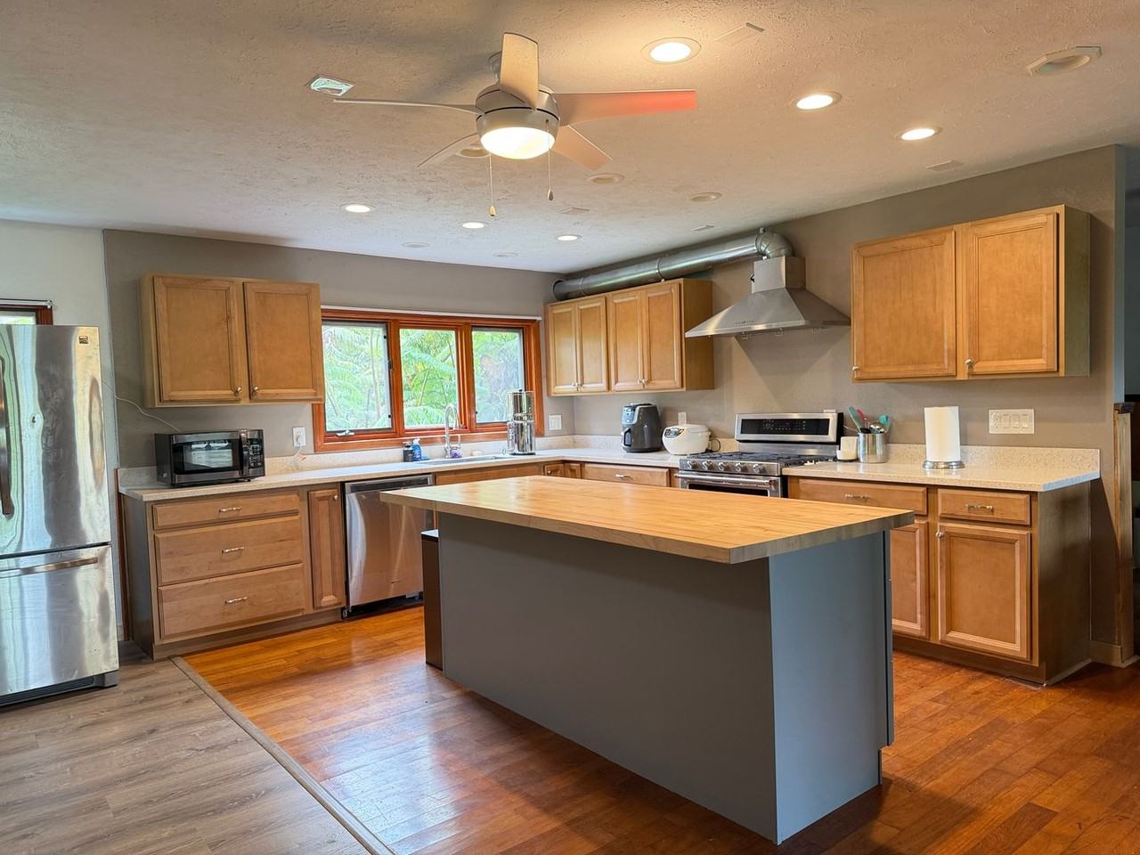 2916 Ainaola Dr Apt B - Photo 2 of 14