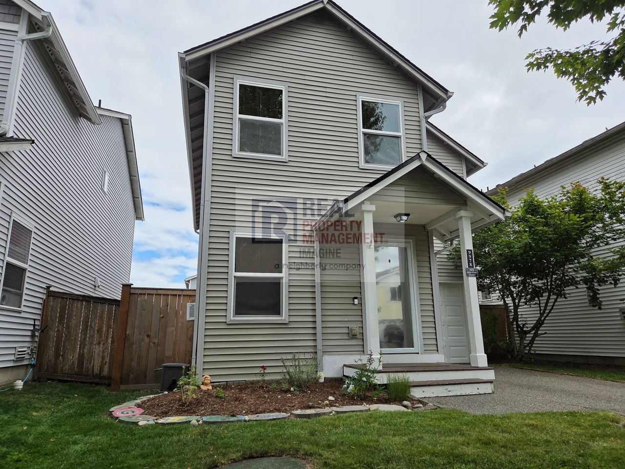 9978 Dragt St Se - Photo 3 of 28