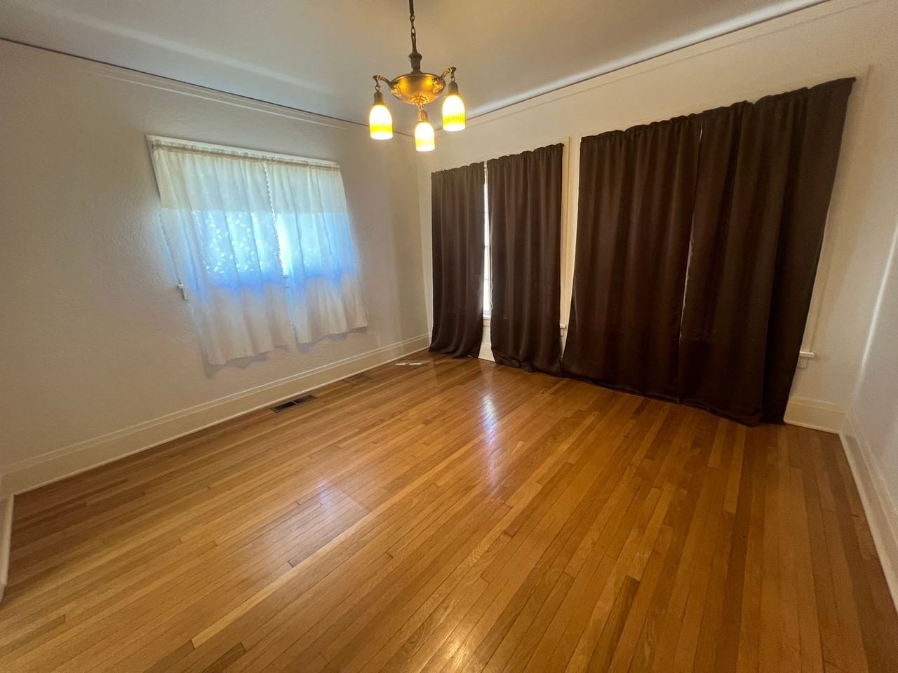 925 Lincoln St - Photo 5 of 16