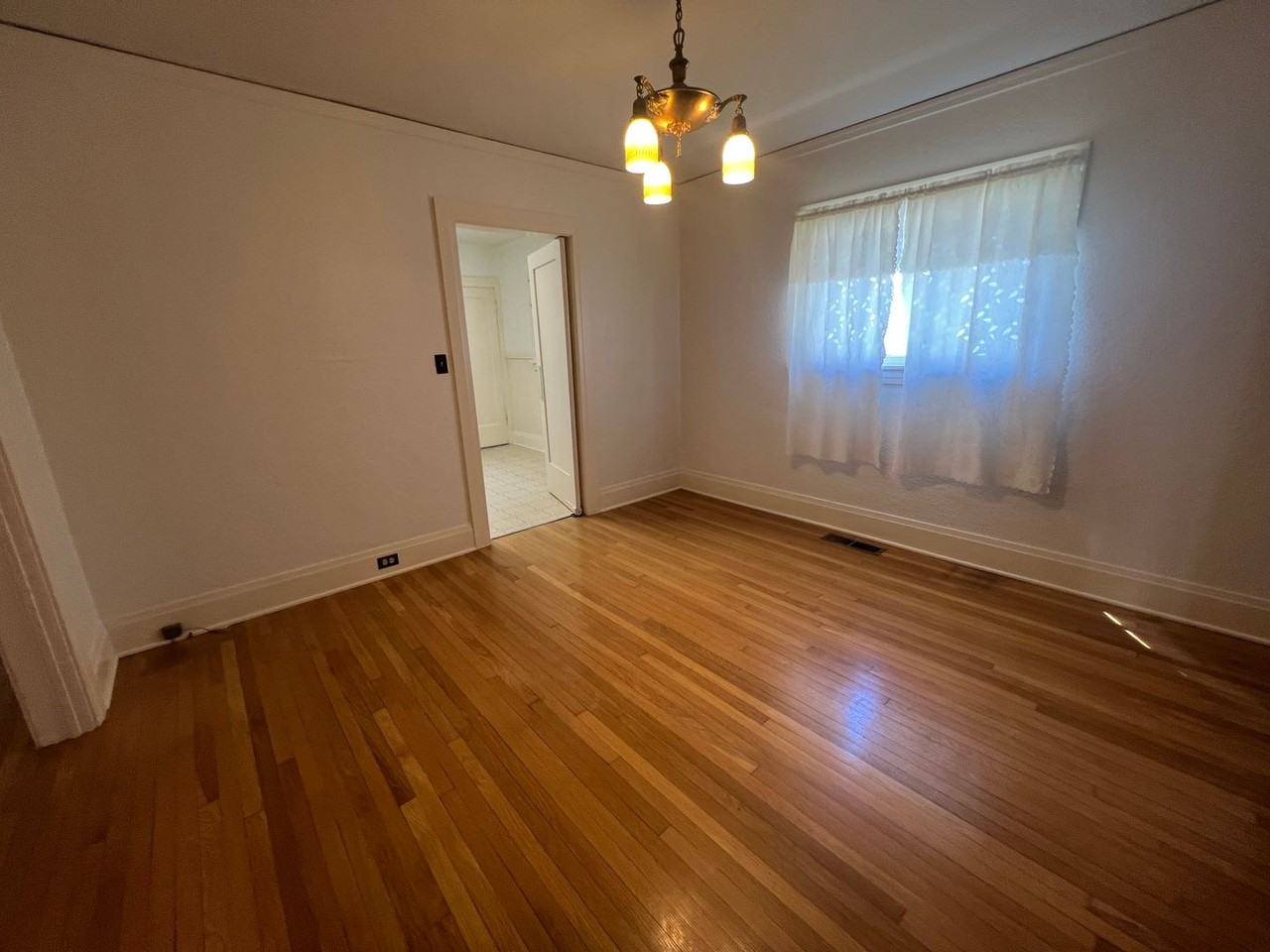 925 Lincoln St - Photo 6 of 16