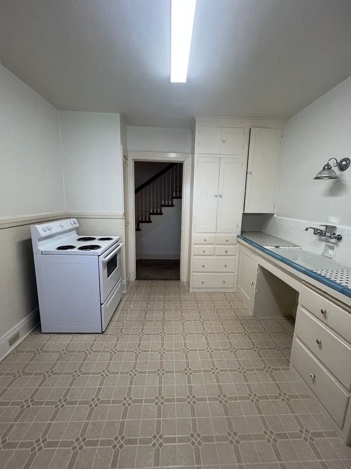 925 Lincoln St - Photo 7 of 16