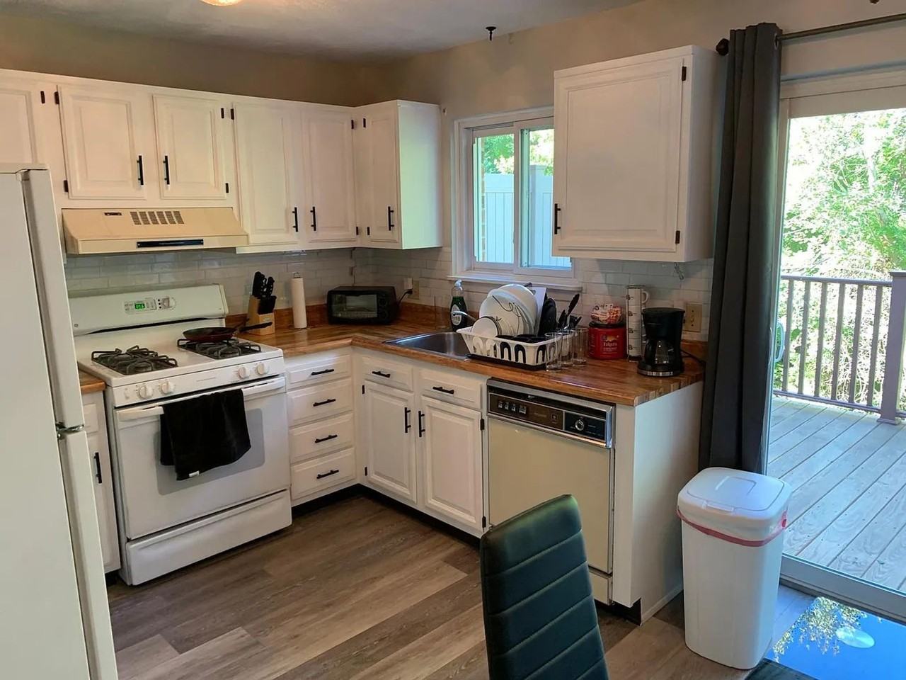 222 Farrwood Dr - Photo 5 of 12