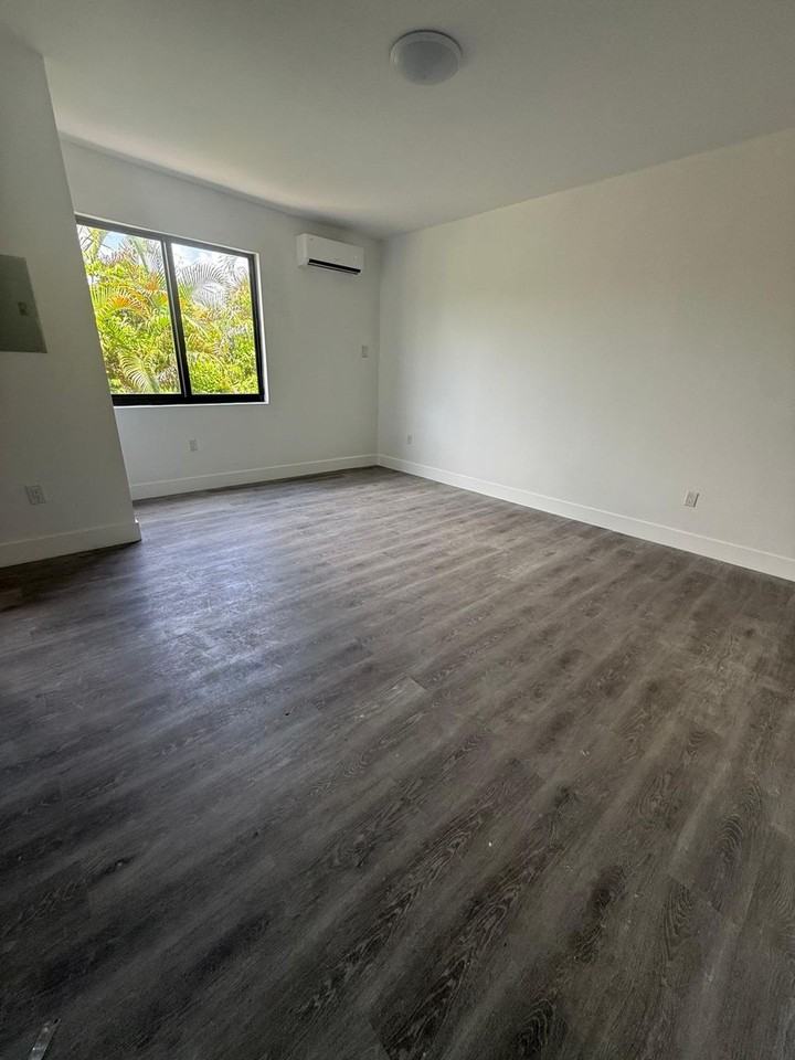 Studio from $1,500/mo & 1/1 from $1,600/mo, newly renovated/Estudio desde $1,500/mes y 1/1 desde $1,600/mes - Photo 3 of 4