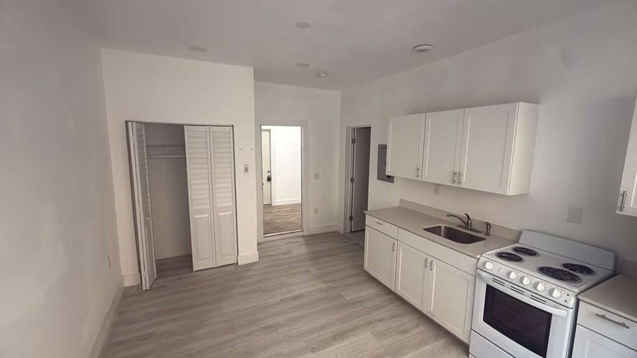 Studio $1,400/mo & 1/1 $1,600/mo, newly renovated in Miami! / Estudio $1,400/mes y 1/1 $1,600/mes, remodelados en Miami. - Photo 2 of 7