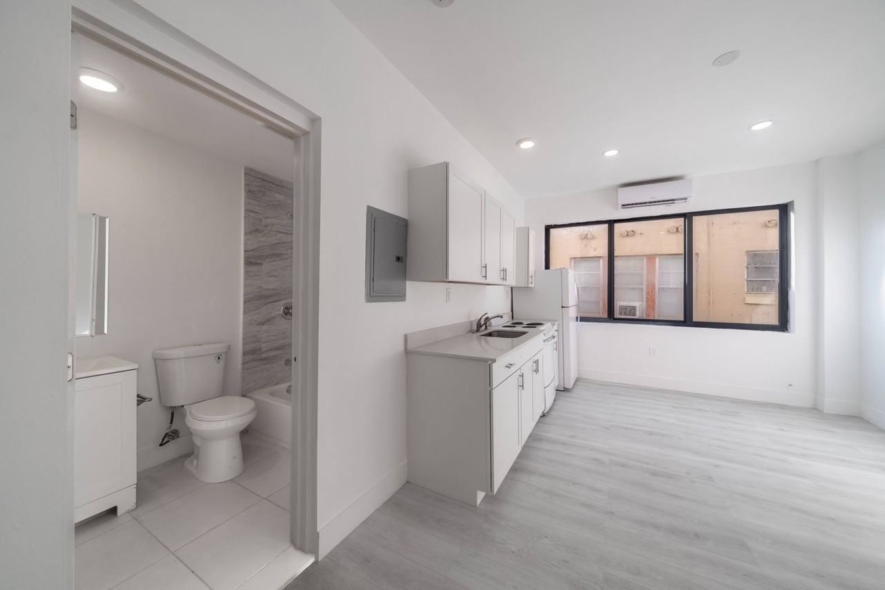 Studio $1,400/mo & 1/1 $1,600/mo, newly renovated in Miami! / Estudio $1,400/mes y 1/1 $1,600/mes, remodelados en Miami. - Photo 6 of 7