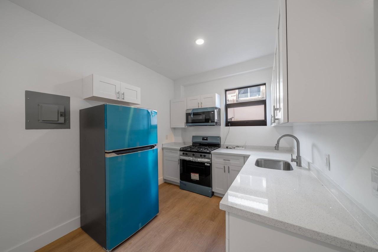 newly renovated in Little Havana! 1/1 $1,800/m & 2/1 $2,000/m, remodelados en Little Havana. - Photo 3 of 14