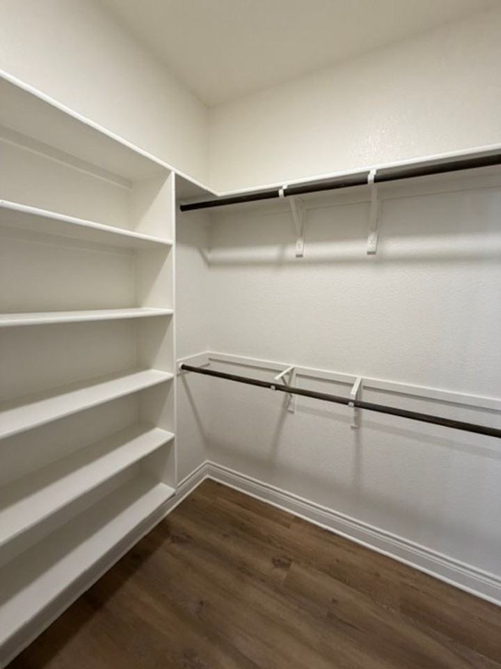 301 Live Oak - Photo 7 of 19