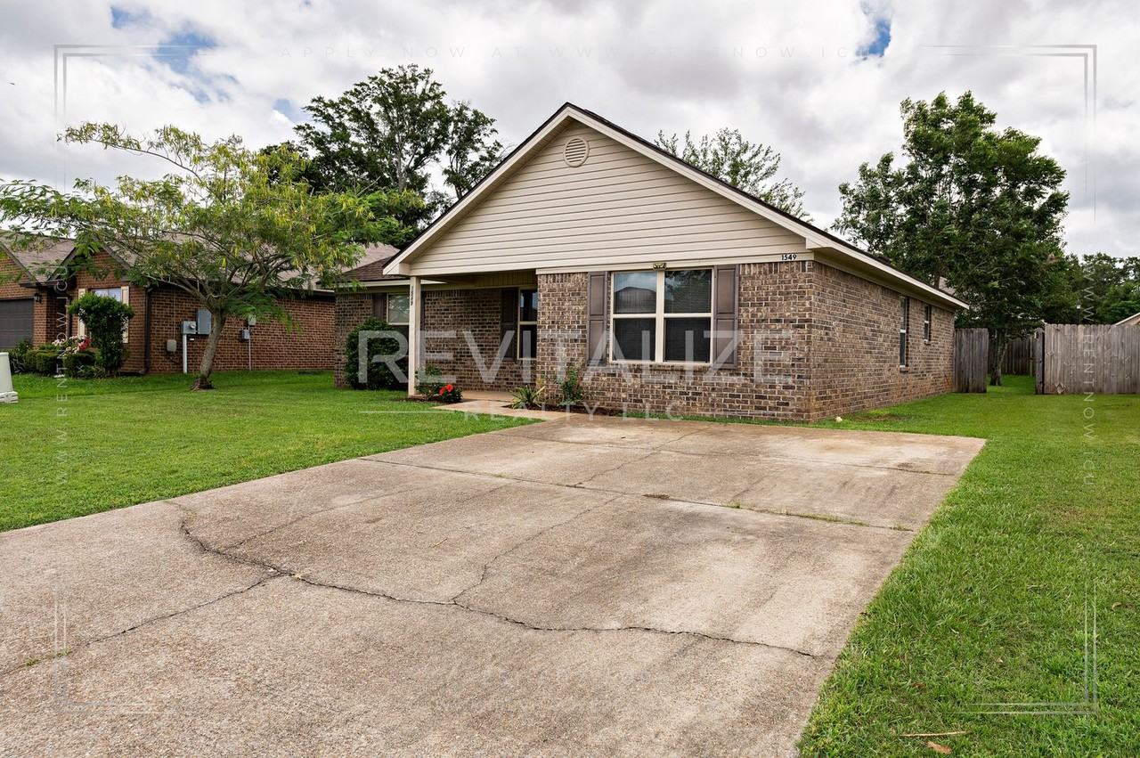 1549 Majesty Loop - Photo 4 of 48