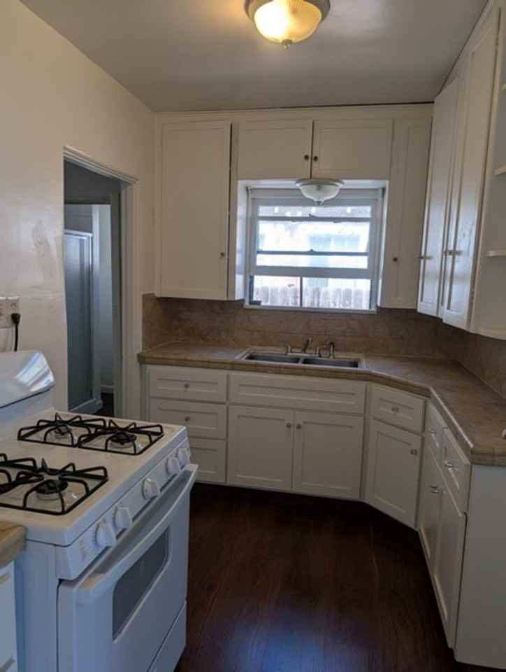 301 E Fesler St - Photo 7 of 16