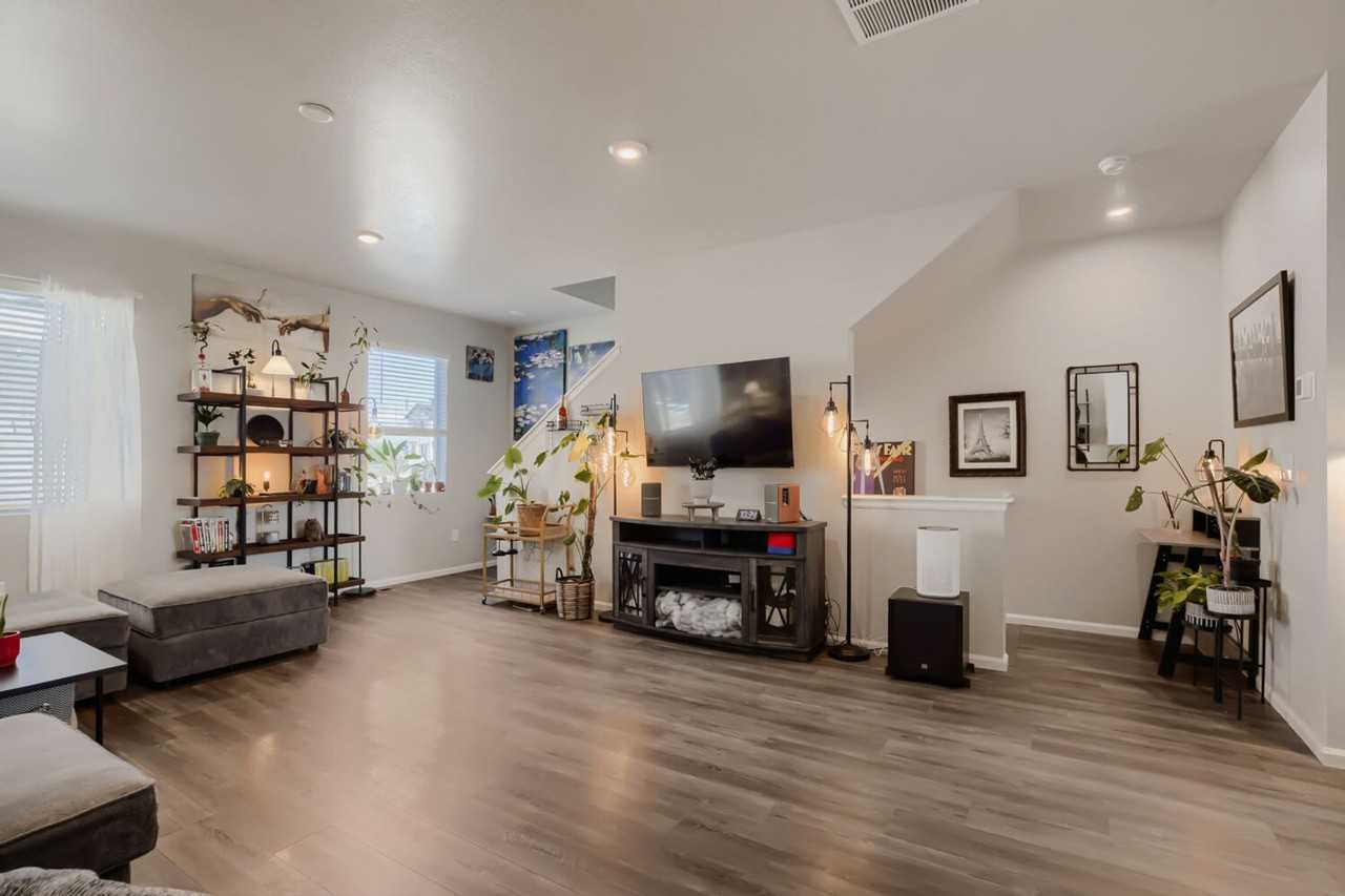 16662 Umatilla St - Photo 4 of 22