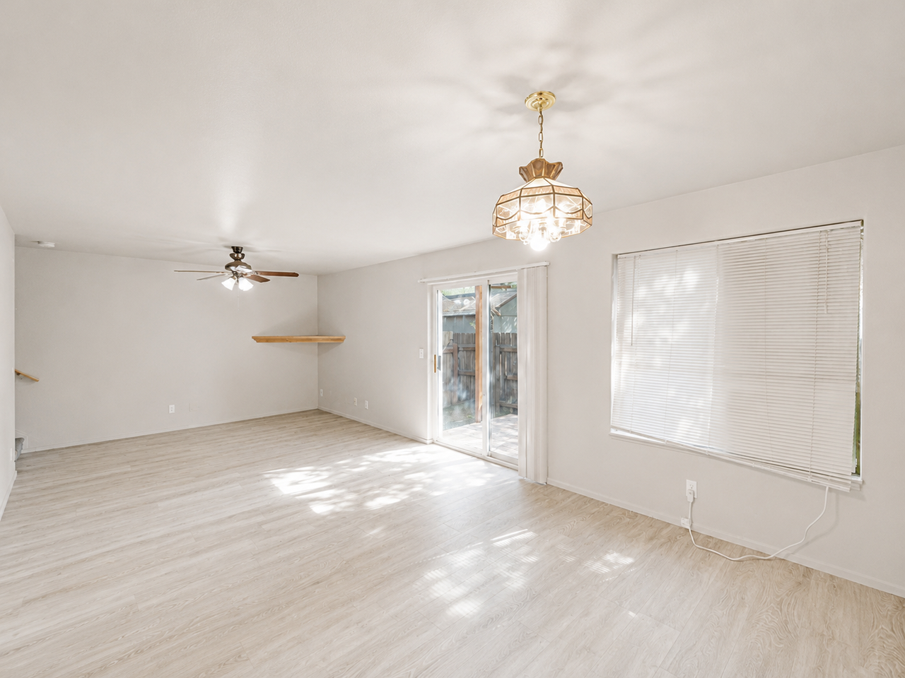 2950 Ne Nikki Ct #D - Photo 6 of 32