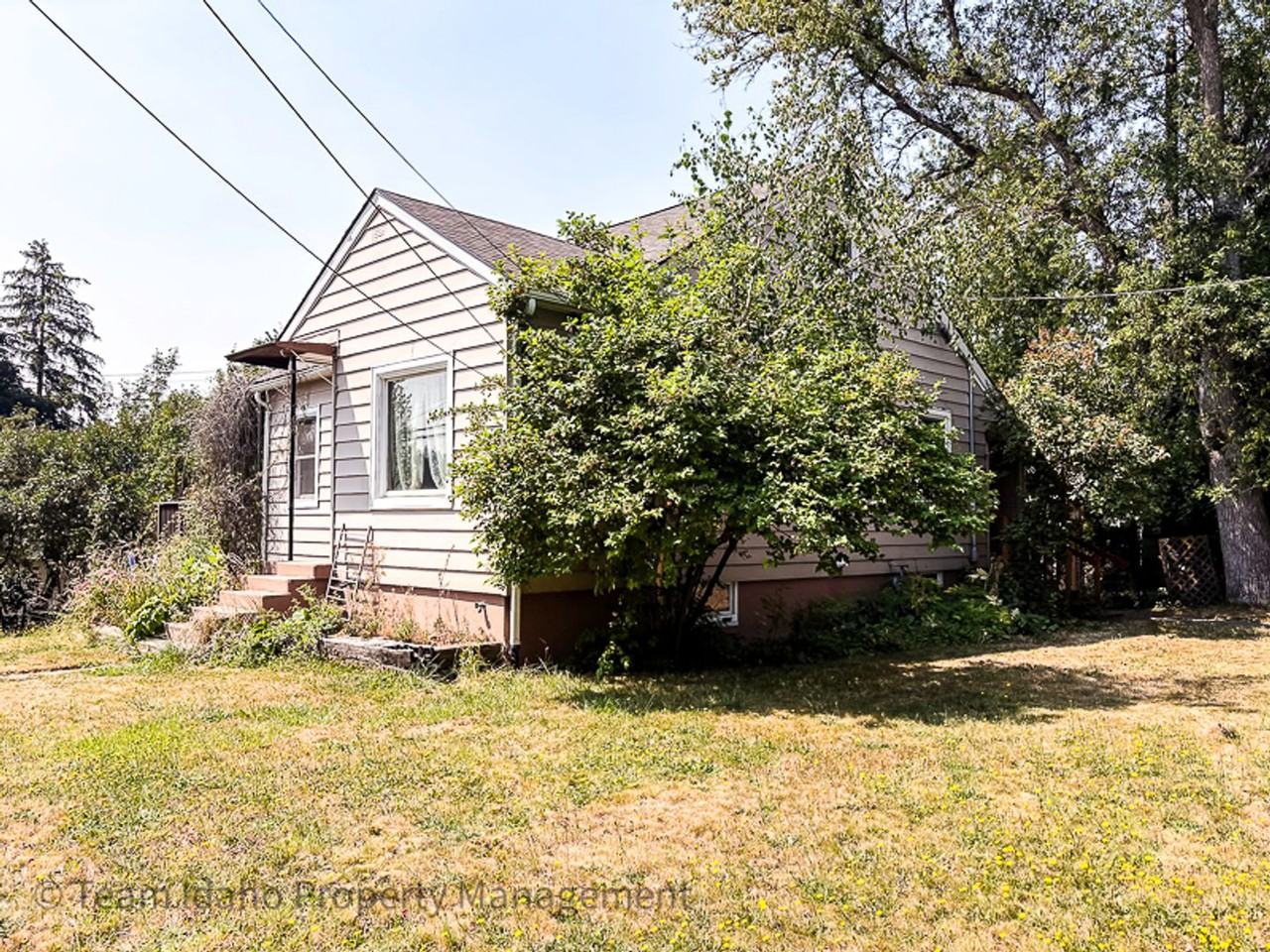 1203 Logan St - Photo 2 of 37